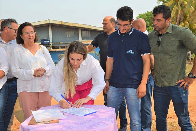 Prefeita assina ordem de serviço para construção do Terminal Rodoviário de Ariquemes - News Rondônia