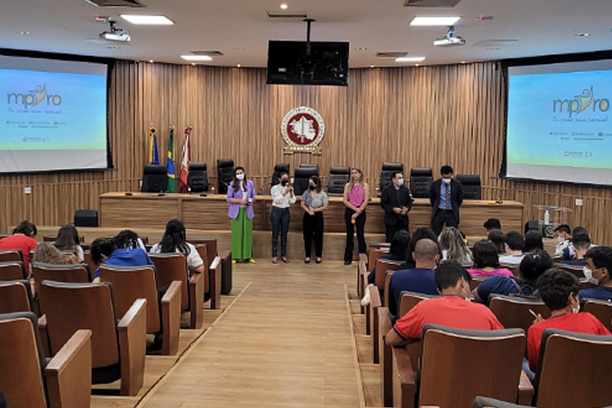 "MPRO Eu visto esta camisa!" proporciona uma manhã de visita de estudantes à instituição na Capital e Promotorias de Justiça do interior - News Rondônia