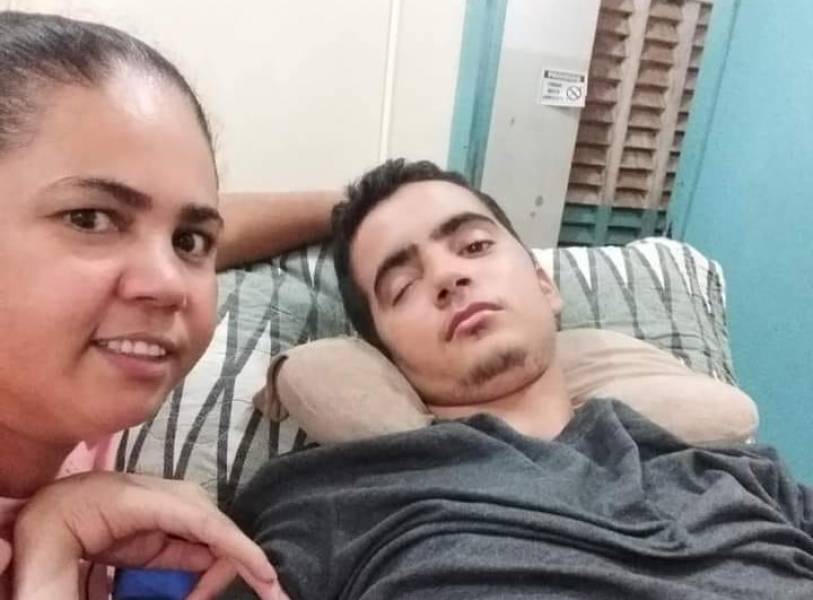 Jovem paraplégico de Cabixi busca ajuda para tratamento após acidente com égua há quase 8 anos - News Rondônia