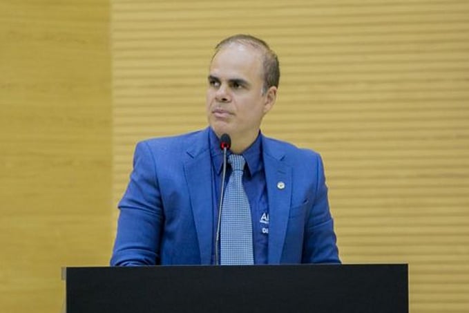 Pedido atendido: Governo de Rondônia atende pedido do Deputado Alan Queiroz e concede a atualização do reajuste salarial dos professores, técnicos e analistas - News Rondônia