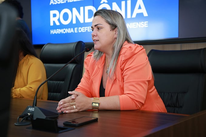 Projeto de Lei de Cláudia de Jesus estabelece cota racial em concursos públicos - News Rondônia