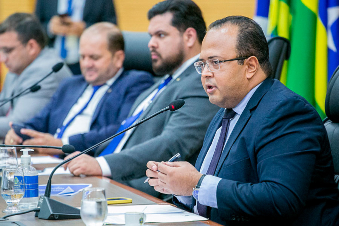 Deputados aprovam em sabatina o nome de Fadrício Silva dos Santos para comandar Advocacia-Geral da Assembleia Legislativa - News Rondônia