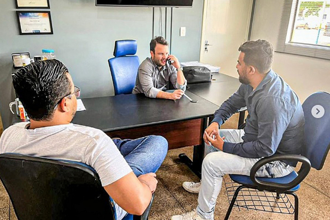 Vereador Carlos Damaceno acompanha implantação de passarela no Bairro Nacional - News Rondônia