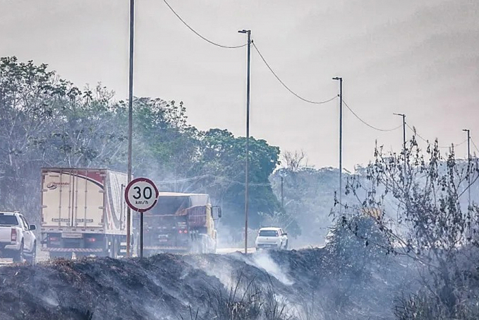 Parte da BR-364 é fechada devido à fumaça e risco de acidentes no Acre - News Rondônia