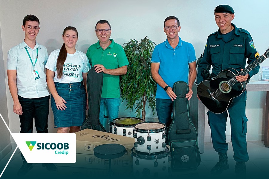 Jovens de Rolim de Moura têm aulas de música com o apoio da Sicoob Credip - News Rondônia