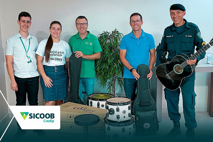 Jovens de Rolim de Moura têm aulas de música com o apoio da Sicoob Credip - News Rondônia