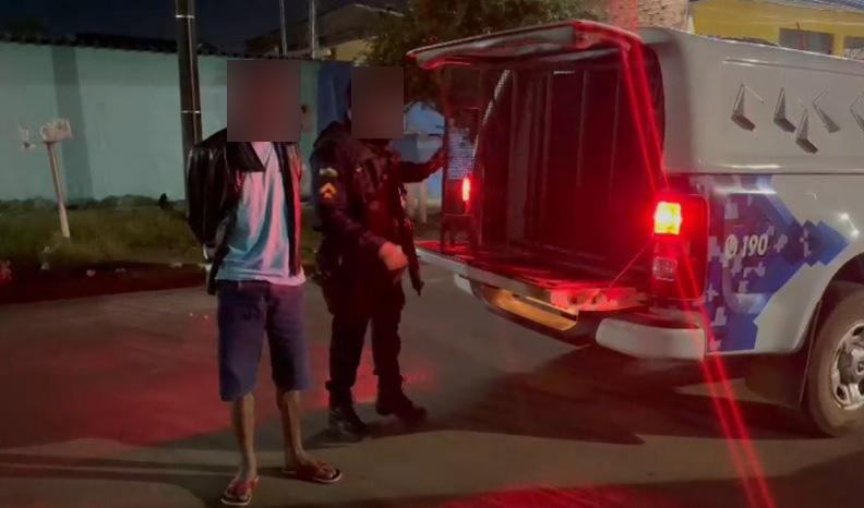 CONTATO ESTOURADO - Homem é preso com moto furtada após tentar fugir da PM na leste - News Rondônia