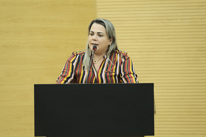 Medida para facilitar o acesso de famílias à tarifa social de energia é solicitada por Cláudia de Jesus - News Rondônia