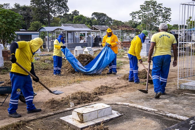 Prefeitura da capital faz mutirão de limpeza nos cemitérios, que terão equipes fixas para manutenção - News Rondônia