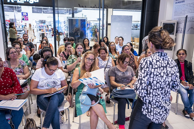 Mulheres participam de oficina sobre educação financeira - News Rondônia