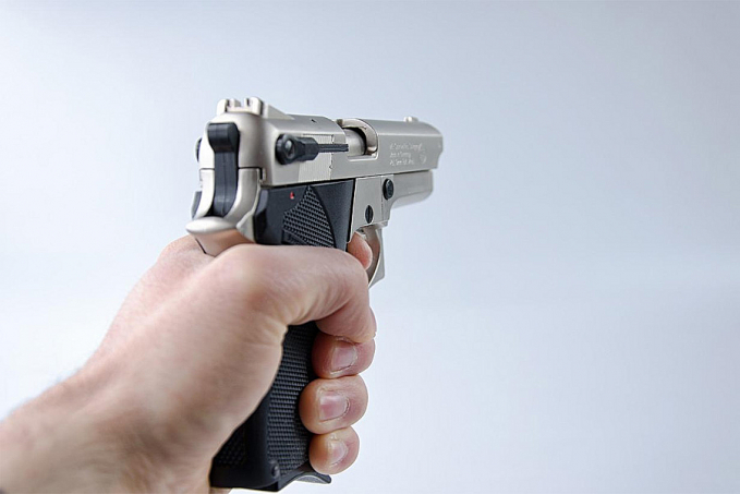 ACIDENTAL: Policial Militar faz disparo de pistola no próprio pé ao manusear arma em Candeias - News Rondônia