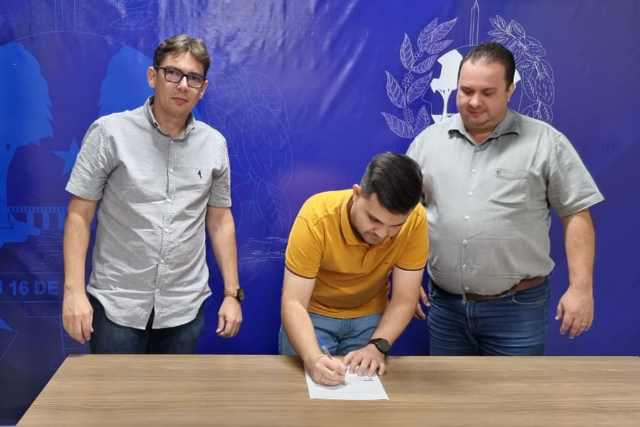 Prefeitura de Jaru concede gratificação a vacinadores do município - News Rondônia