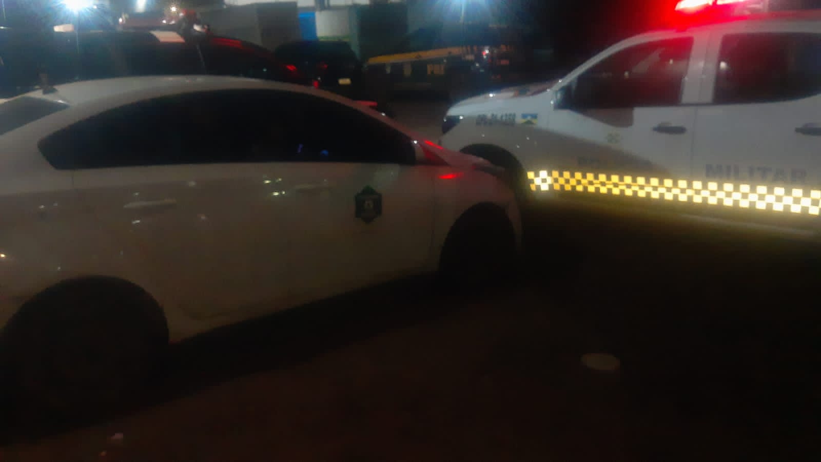 ROUBO E PERSEGUIÇÃO - Trio em carro de aplicativo é preso após roubo a residência na zona leste - News Rondônia