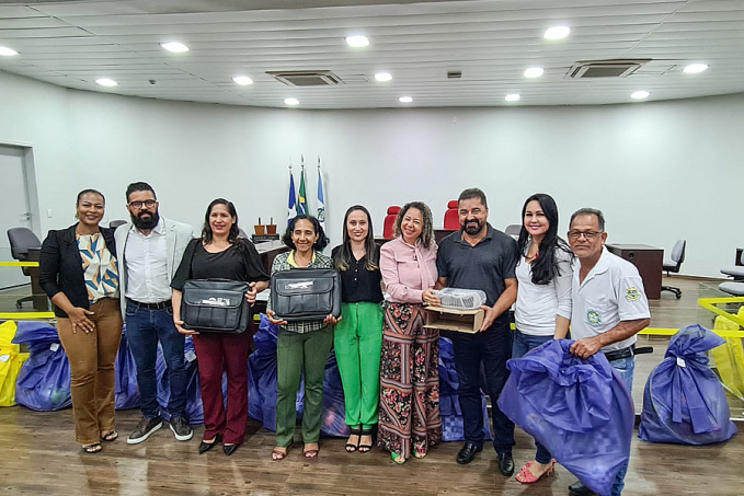 Notebooks são entregues em Ouro Preto em ação que envolveu o Fórum da comarca - News Rondônia
