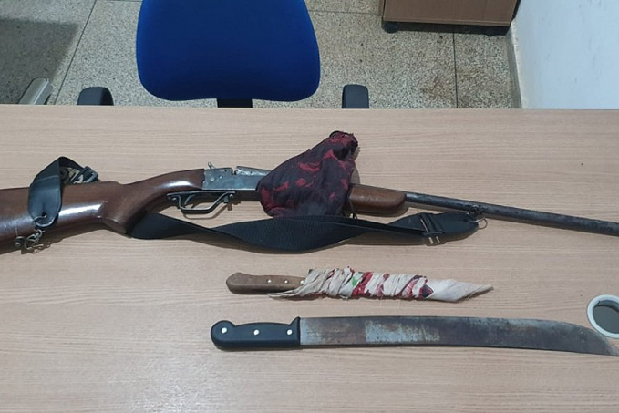 Homem suspeito de invasões de terra é preso de posse de espingarda municiada - News Rondônia