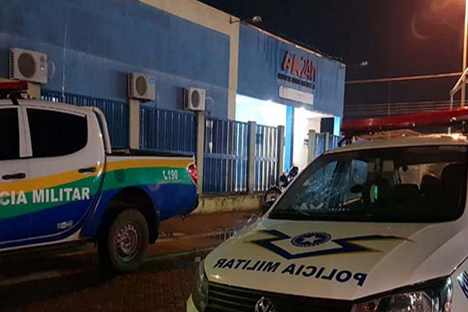 TENTATIVA DE HOMICÍDIO - Adolescente é atacado com facadas em praça - News Rondônia