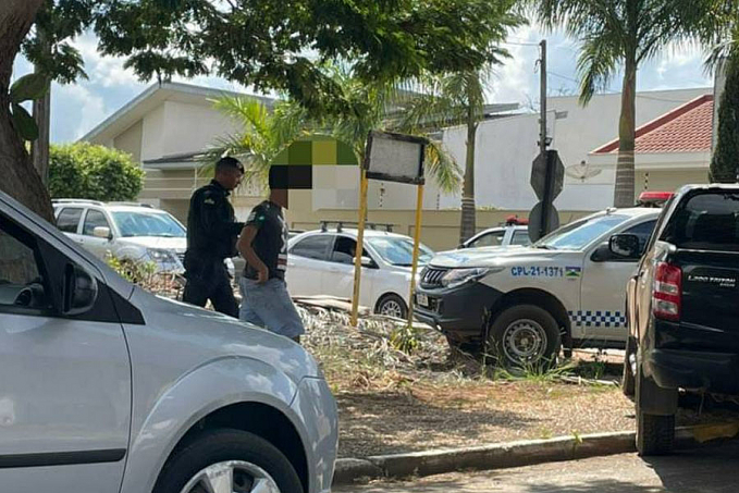 ATO OBSCENO: Homem é preso em frente a escola infantil no centro de Vilhena - News Rondônia