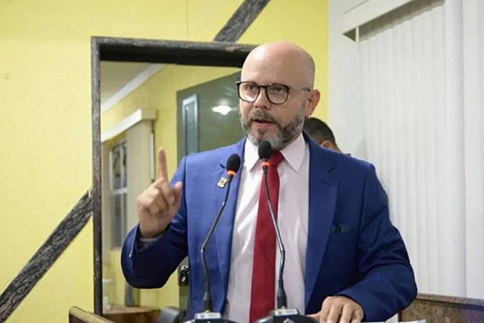Vereador Aleks Palitot tem pedido atendido para serviço de reparo, pintura e sinalização na rua Almirante Barroso - News Rondônia