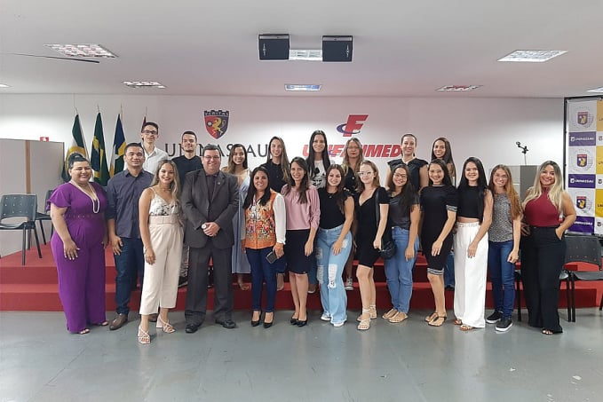 Formandos da UNINASSAU Cacoal recebem a carteira do CRO/RO - News Rondônia