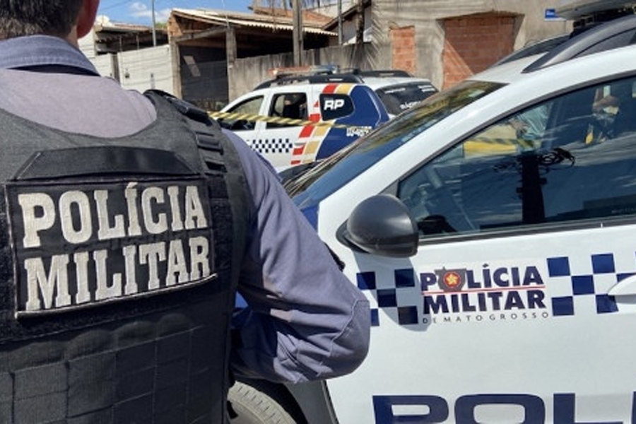 Mulher invade escola e espanca aluna a pauladas - News Rondônia