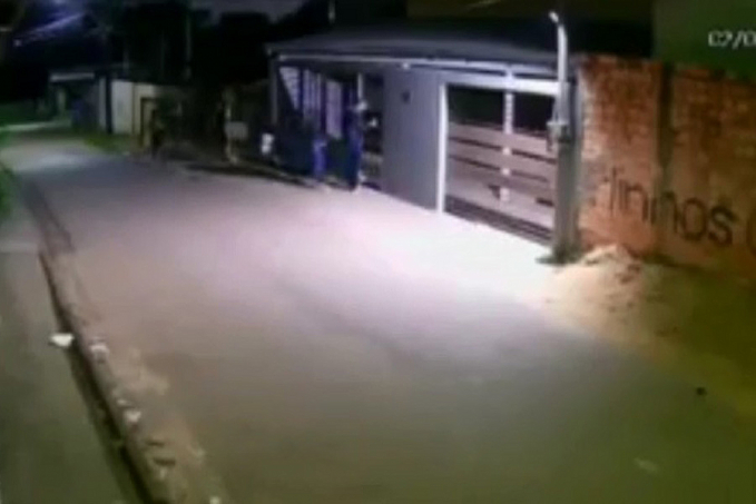 REFÉNS - Bandidos invadem residência de vereador e mantém vítima sob mira de armas na capital - News Rondônia