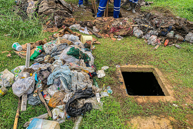 Prefeitura realiza limpeza de local onde temporariamente funcionará a rodoviária - News Rondônia