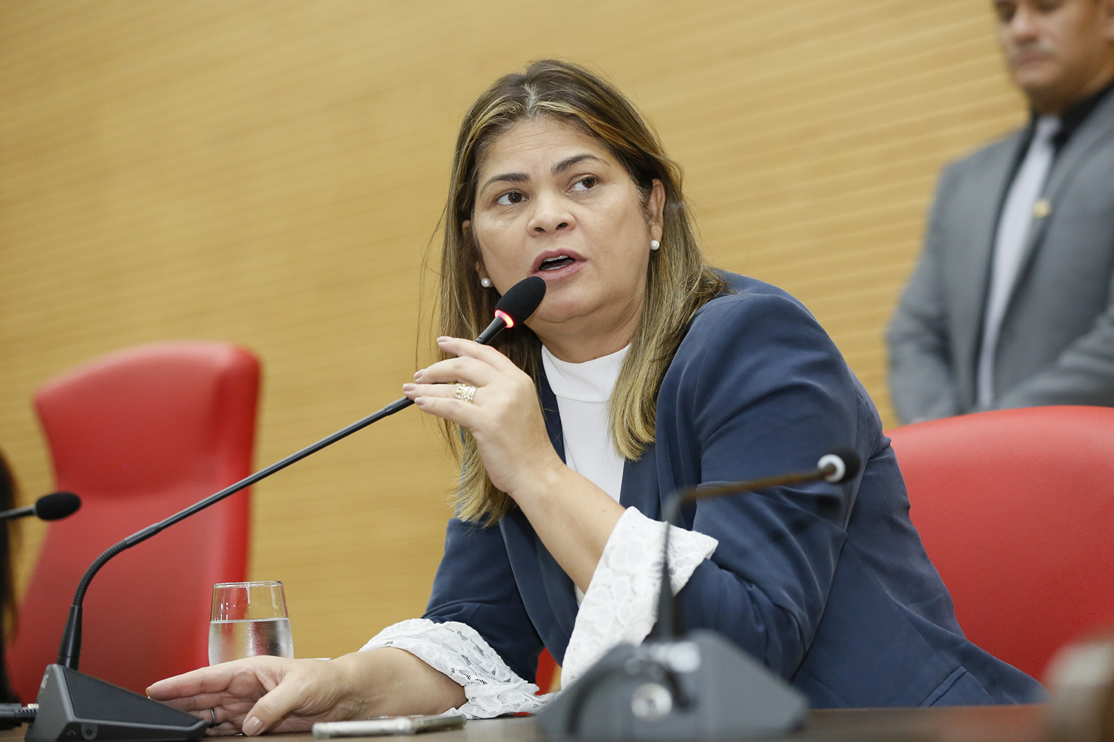 Deputada têm 15 dias para apresentar laudo na ALE-RO para ter direito a ressarcimento de tratamento dentário - News Rondônia