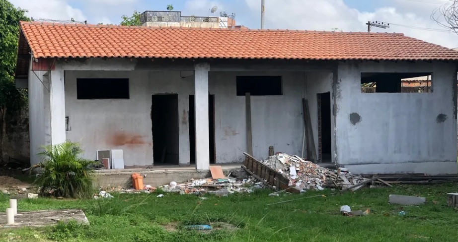 Confúcio sobre percentual de 53,5 % de obras inacabadas em RO: 'É prejuízo para todo lado!' - News Rondônia