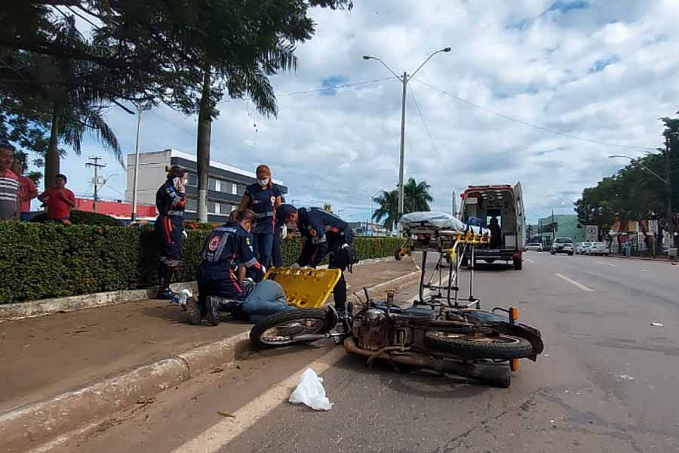 URGENTE - Moradora em situação de rua é atropelada por motocicleta em frente a rodoviária - News Rondônia