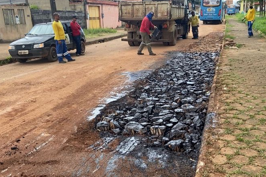 Serviço de Tapa Buraco é realizado na zona sul a pedido do vereador Edimilson Dourado - News Rondônia