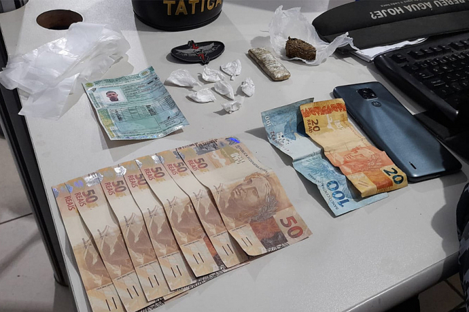 Homem é flagrado com drogas e dinheiro falso em apartamento de residencial - News Rondônia