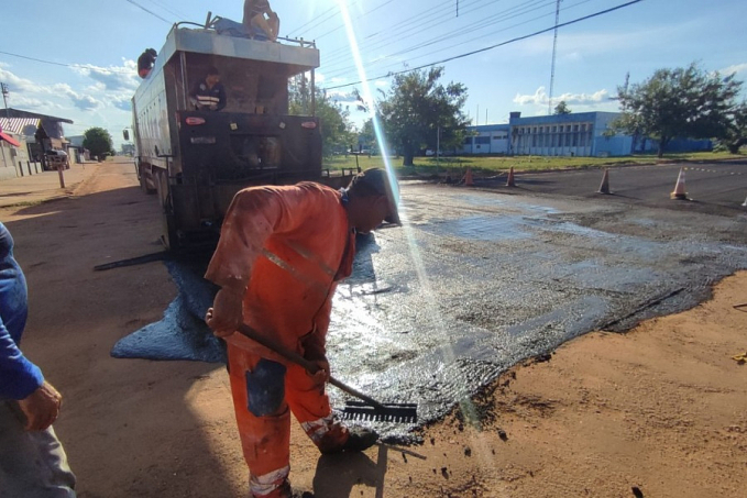 DER intensifica execução das obras de microrrevestimento asfáltico em Guajará-Mirim - News Rondônia