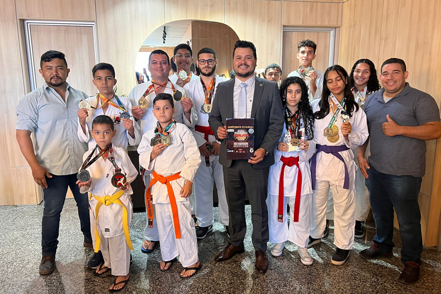 Marcelo Cruz recebe representantes da Liga Rondoniense de Karatê - News Rondônia