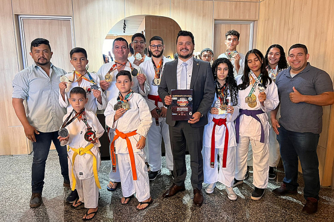 Marcelo Cruz recebe representantes da Liga Rondoniense de Karatê - News Rondônia