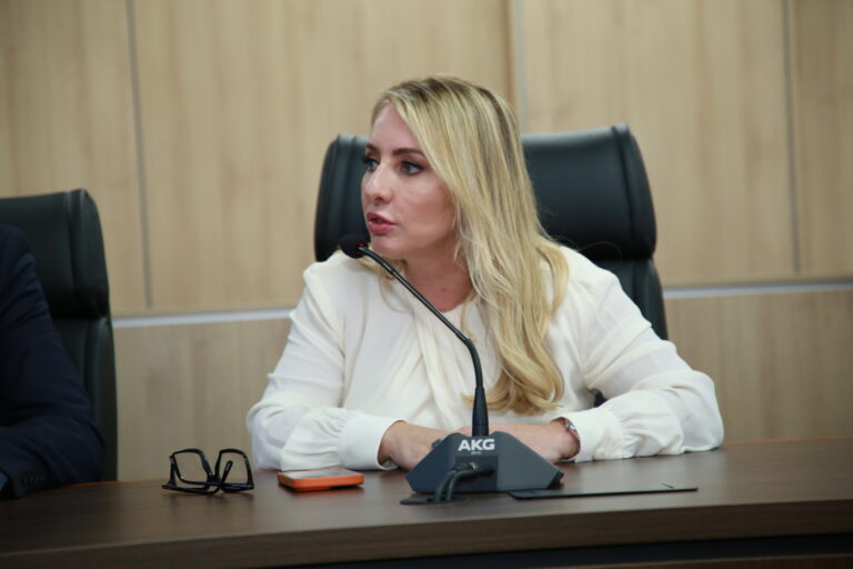 Ieda Chaves confirma a destinação de R$ 100 mil para reformas estruturantes em Cerejeiras - News Rondônia