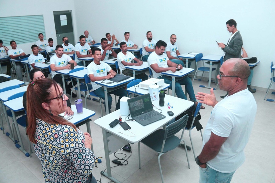 Mais de 15 mil jovens devem ser atendidos pelo programa Emprega Mais, Empreenda Juventude até o fim de 2023 - News Rondônia