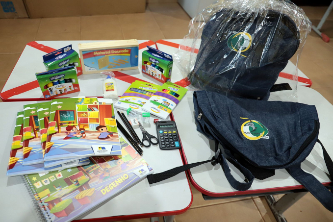 Alunos da Escola Municipal Vista Alegre recebem mochilas, uniformes e kits escolares em Porto Velho - News Rondônia