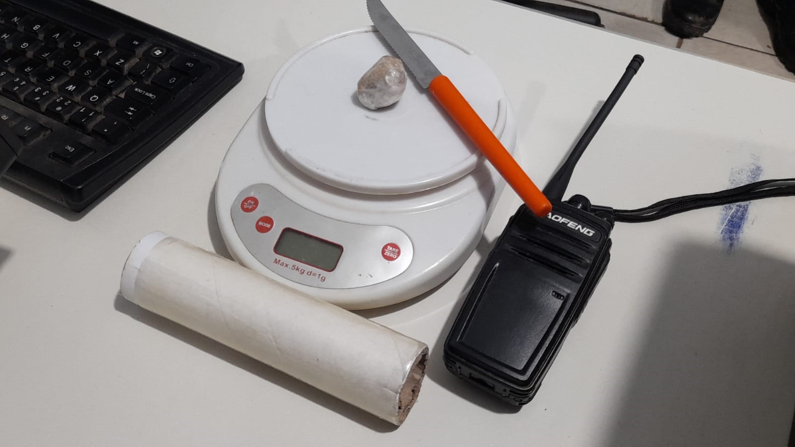 INFRATOR: Adolescente é apreendido com pedra de crack, e rádio comunicador no bairro Nacional - News Rondônia