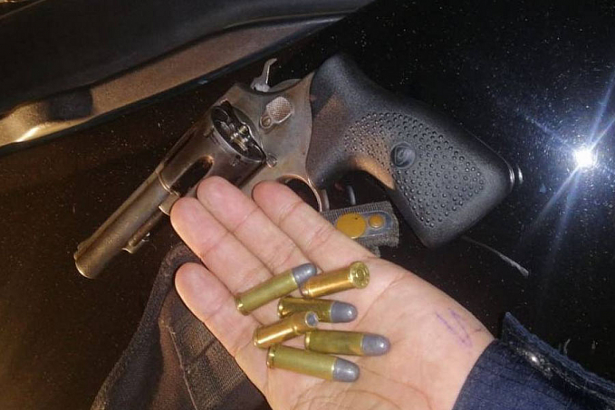 Polícia Militar realiza três prisões, após encontrar arma ilegal e flagrar comércio de maconha pelo WhatsApp - News Rondônia