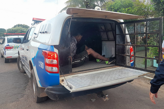 Venezuelano flagrado furtando restaurante é detido pela população em Porto Velho - News Rondônia