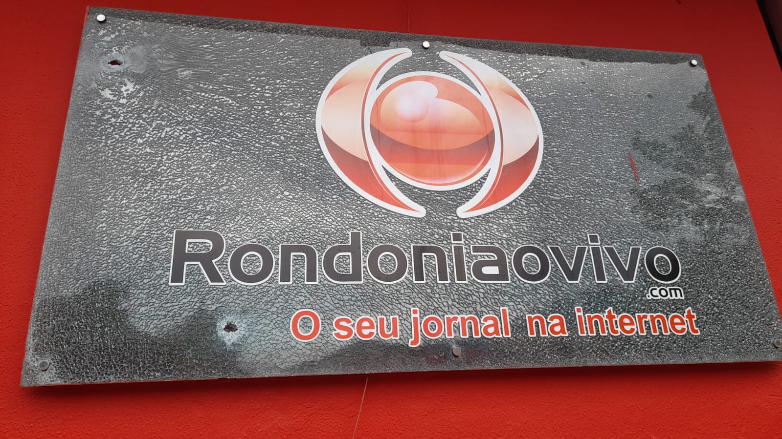 Instalações do Jornal Eletrônico Rondoniaovivo sofre ataque a tiros - News Rondônia