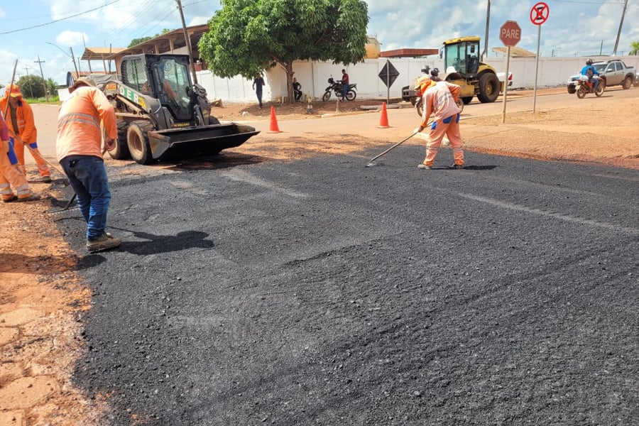 DER executa serviços de recuperação de pavimento e roçagem na Rodovia-010 entre Nova Estrela e Pimenta Bueno - News Rondônia