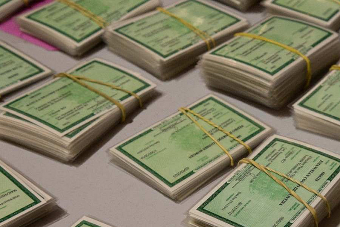 Vilhena: Secretaria de Assistência Social realiza entrega de mais de mil carteiras de identidade - News Rondônia