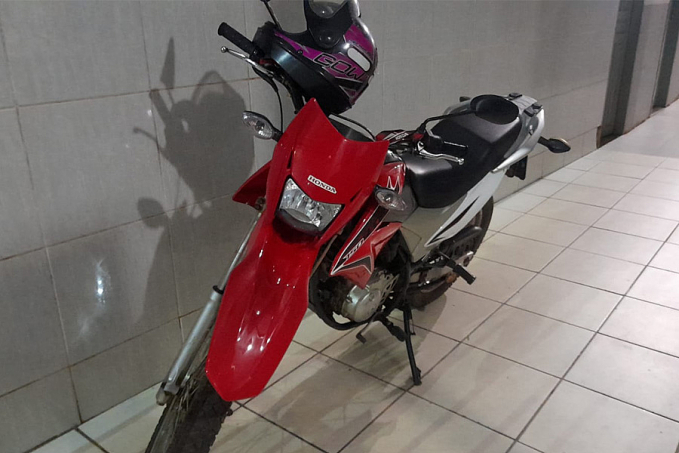 Homem é preso em moto com placa furtada e RG falso na zona leste - News Rondônia