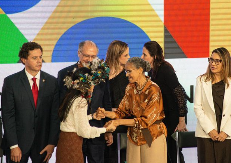 Na posse de Marina Silva, Txai Suruí destaca nova gestão como 'momento de esperança' - News Rondônia