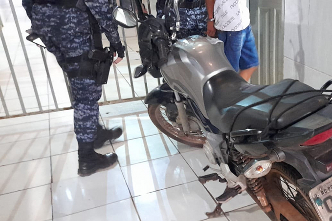 Jovem furta moto ao ver chave no veículo e acaba preso - News Rondônia