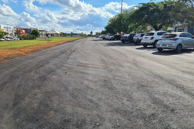 Parceria entre Estado e Município garante pavimentação asfáltica em estacionamento, no centro de Rolim de Moura - News Rondônia