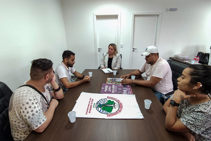 Deputada Cláudia de Jesus abre as portas de seu gabinete para movimentos sociais - News Rondônia