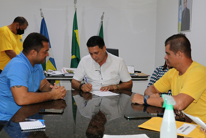 Prefeito Aldo Júlio recebe Superintendente da Sejucel e assina termo de adesão do Programa de Artesanato Brasileiro para Rolim de Moura - News Rondônia