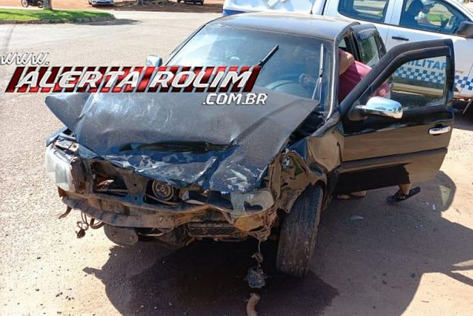 Colisão entre dois carros foi registrada nesta manhã no Centro de Rolim de Moura - News Rondônia